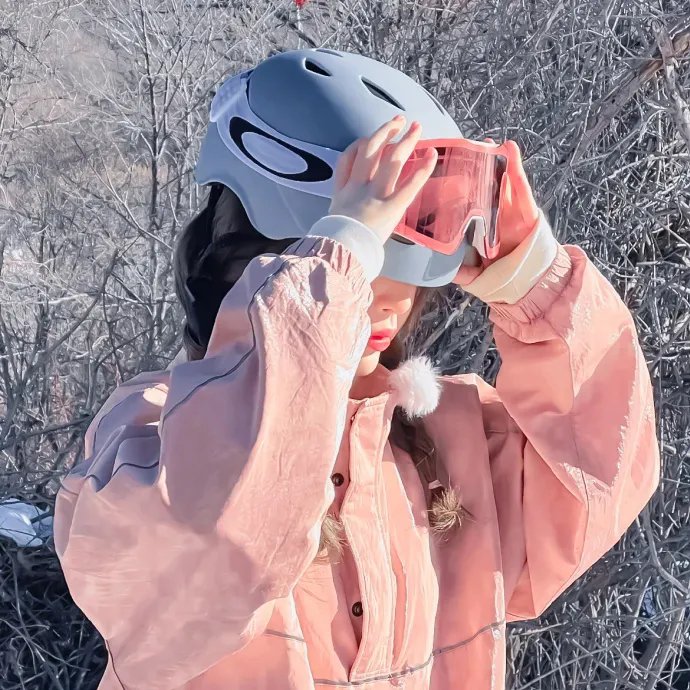 俊俏媳妇开明婆 海报